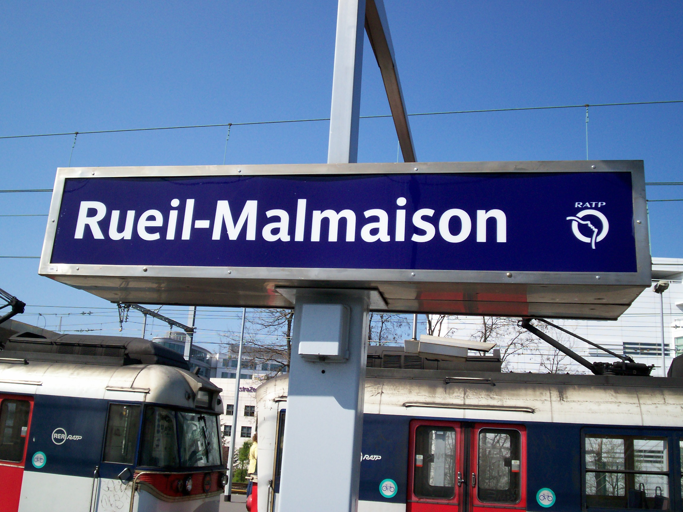 Filles dans Rueil-Malmaison (FR)
