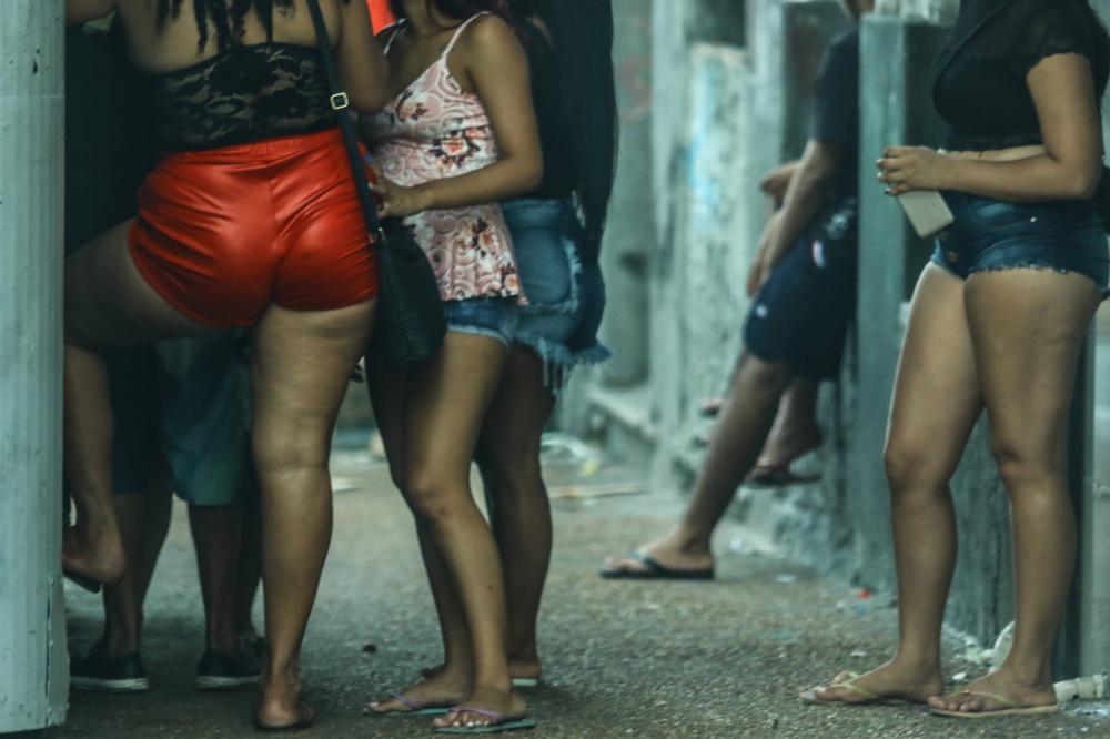 Femd Prostituto em Linda-a-Velha,Portugal