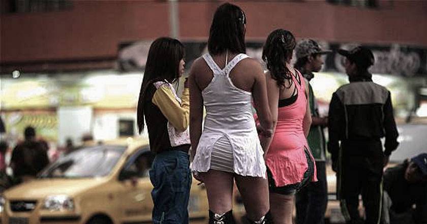 Polícia moçambicana distribui 6 mil preservativos para prostitutas de Chimoio