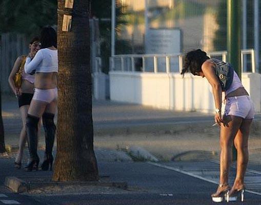 Questura Ascoli e Fermo, controllate 18 prostitute dell'Est Europa